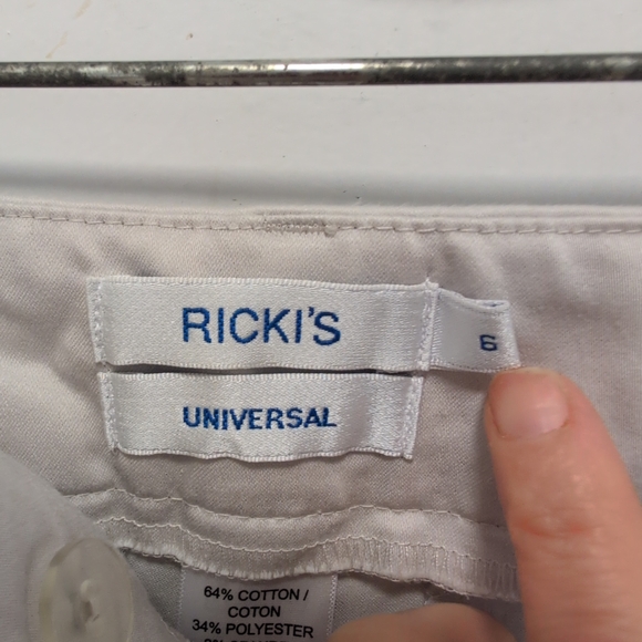 Ricki's Elegant Cream Capris - Picture 8 of 9